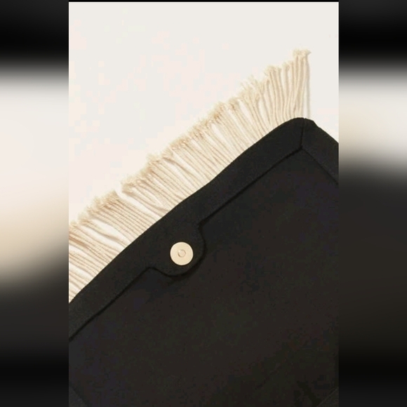 NEW! Stella & Dot, *RETIRED* Playa Macrame Clutch, Black and Cream, MSRP $79 - Picture 7 of 8